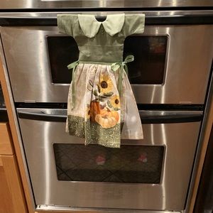 Hand towel to dry your hands